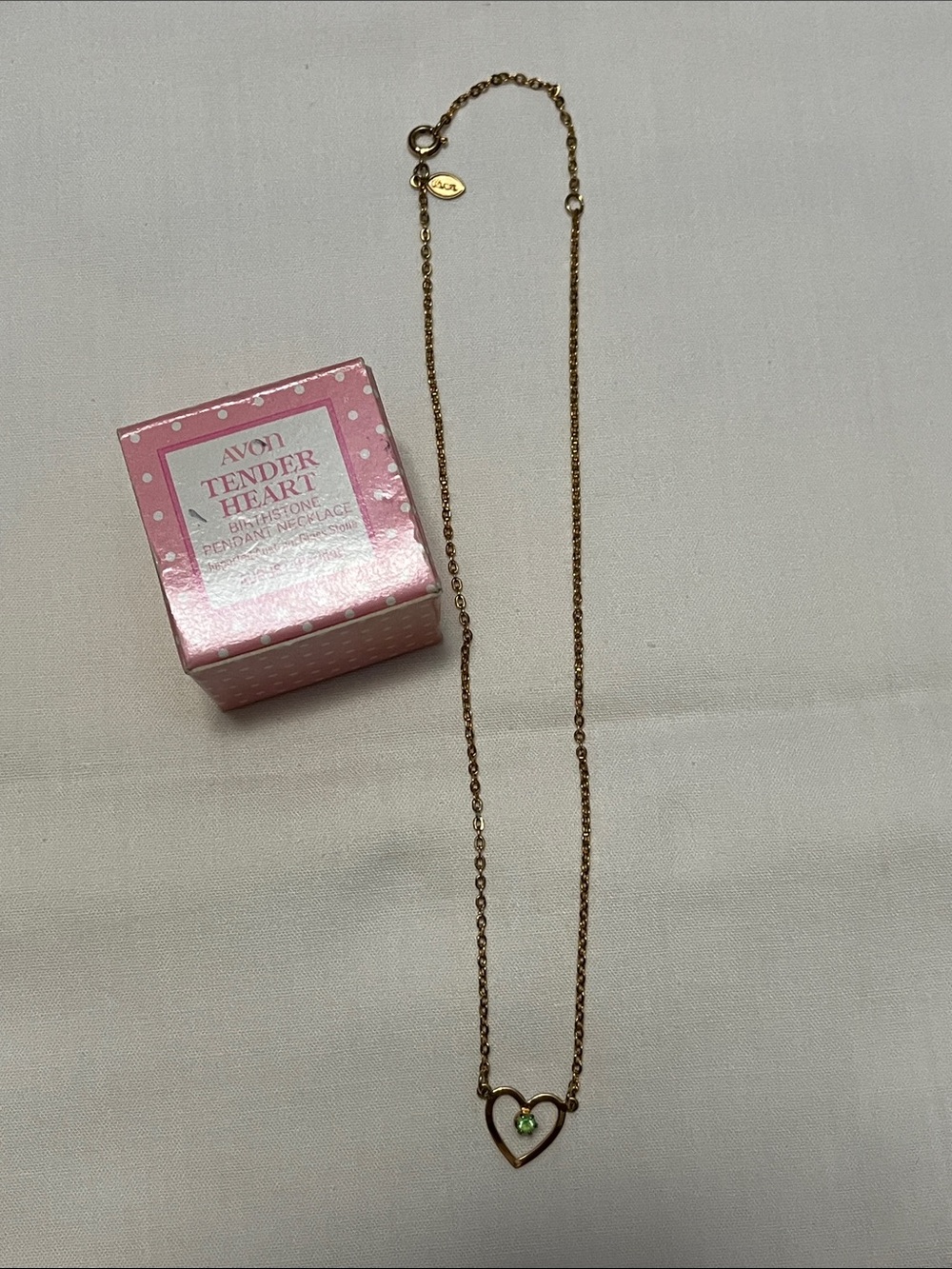 Vtg Avon Gold Heart Necklace with Green Stone